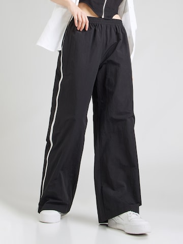 STUDIO SELECT Wide Leg Housut 'Tessa' värissä musta: etupuoli
