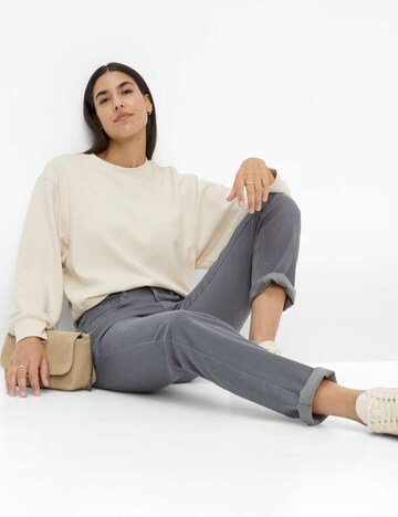 BRAX Regular Jeans in Grey