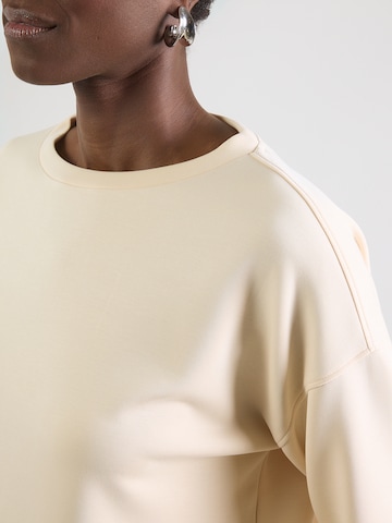 Bluză de molton de la COMMA pe bej