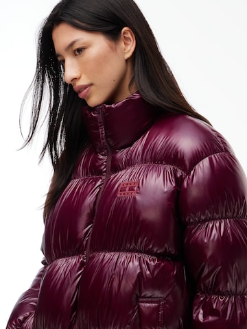Tommy Jeans Χειμερινό μπουφάν σε λιλά