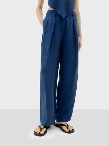 Loosefit Pantalon ' CIRILA ' Thinking MU en bleu : devant