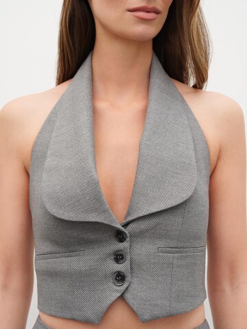 Gilet de costume 'Gianna' RÆRE by Lorena Rae en gris