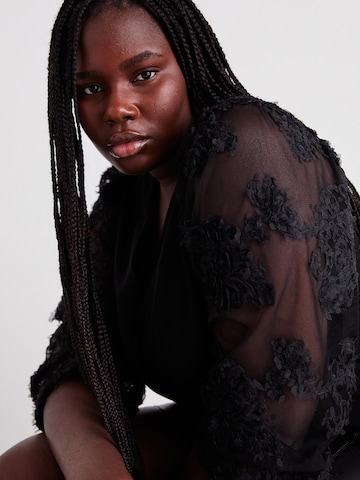 Vero Moda Curve Blúz 'VMCEMMALY' - fekete