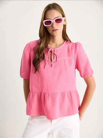 Camicia da donna di Bianco Lucci in rosa: frontale