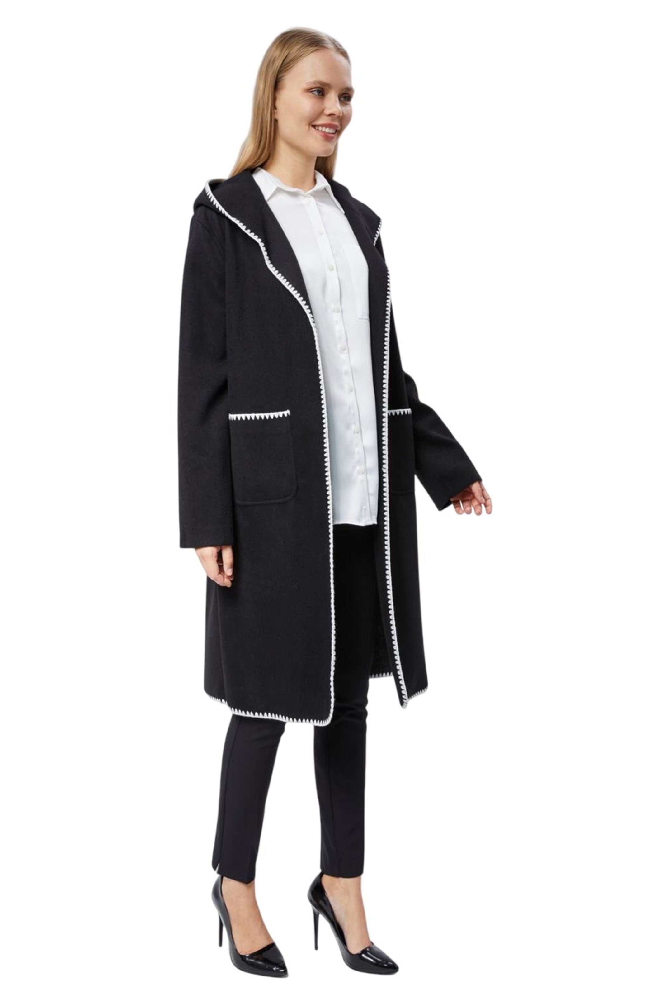 HOME STORE Mantel in Schwarz