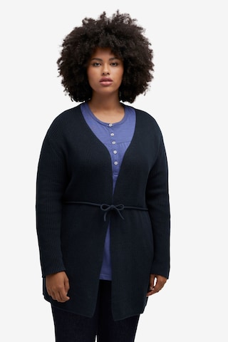 Ulla Popken Gebreid vest in Blauw: voorkant