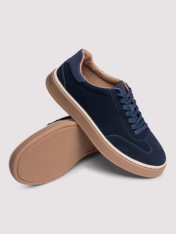 Pantofi de la Ombre pe albastru