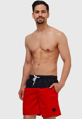 INDICODE JEANS Board Shorts 'Pruitt' in Red: front