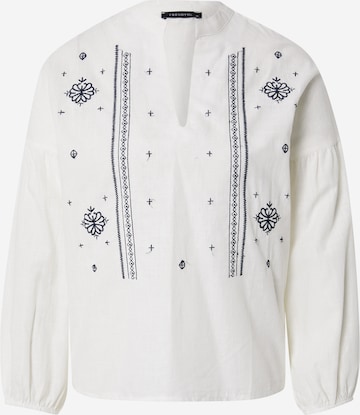 Trendyol Blouse in White: front