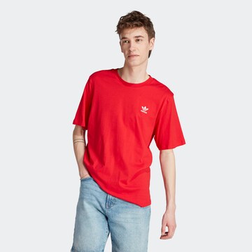 ADIDAS ORIGINALS - Camisa 'Trefoil Essentials' em vermelho: frente