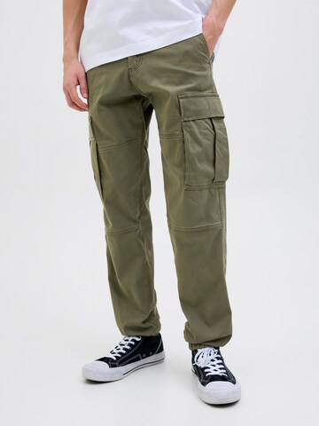JACK & JONES Regular Cargo trousers in Green: front