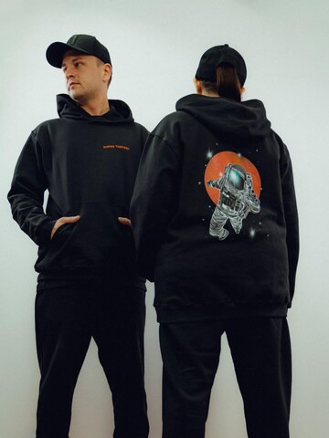 Empire-Thirteen Sweater in Black