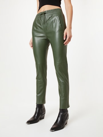 Coupe slim Pantalon 'GIFT' OAKWOOD en vert : devant