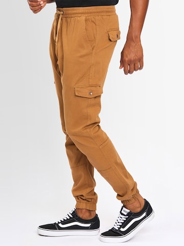 Alessandro Salvarini Tapered Cargo trousers in Beige: front