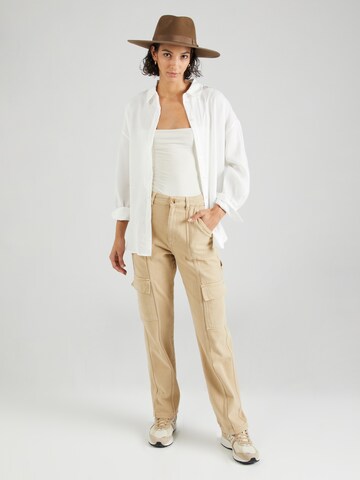 Regular Pantalon cargo Nasty Gal en beige