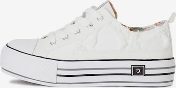 Baskets basses CAFè NOIR en blanc : devant