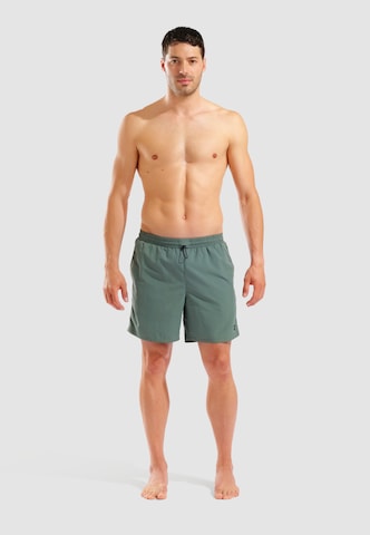 Pantaloncini da bagno 'ADJUSTABLE WAIST BEACH BOXER' di ARENA in verde