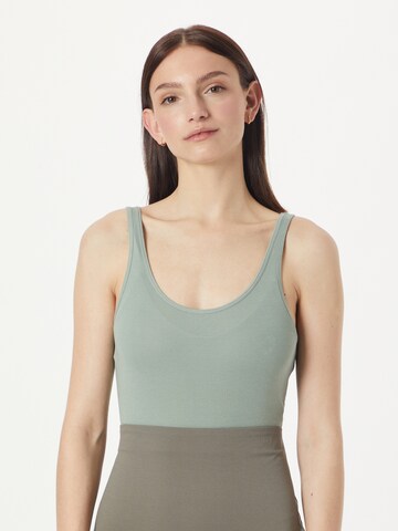 GAP - Top em verde: frente
