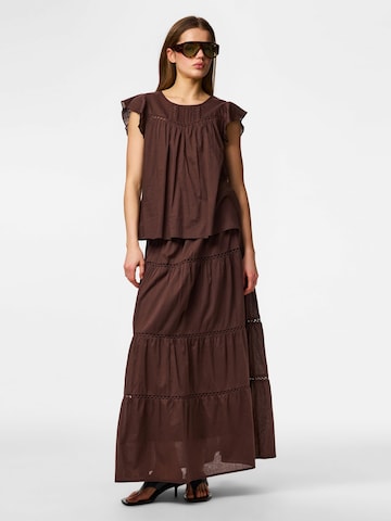 T-shirt 'PCAstrid' PIECES en marron