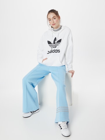 ADIDAS ORIGINALS Collegepaita 'Trefoil' värissä valkoinen