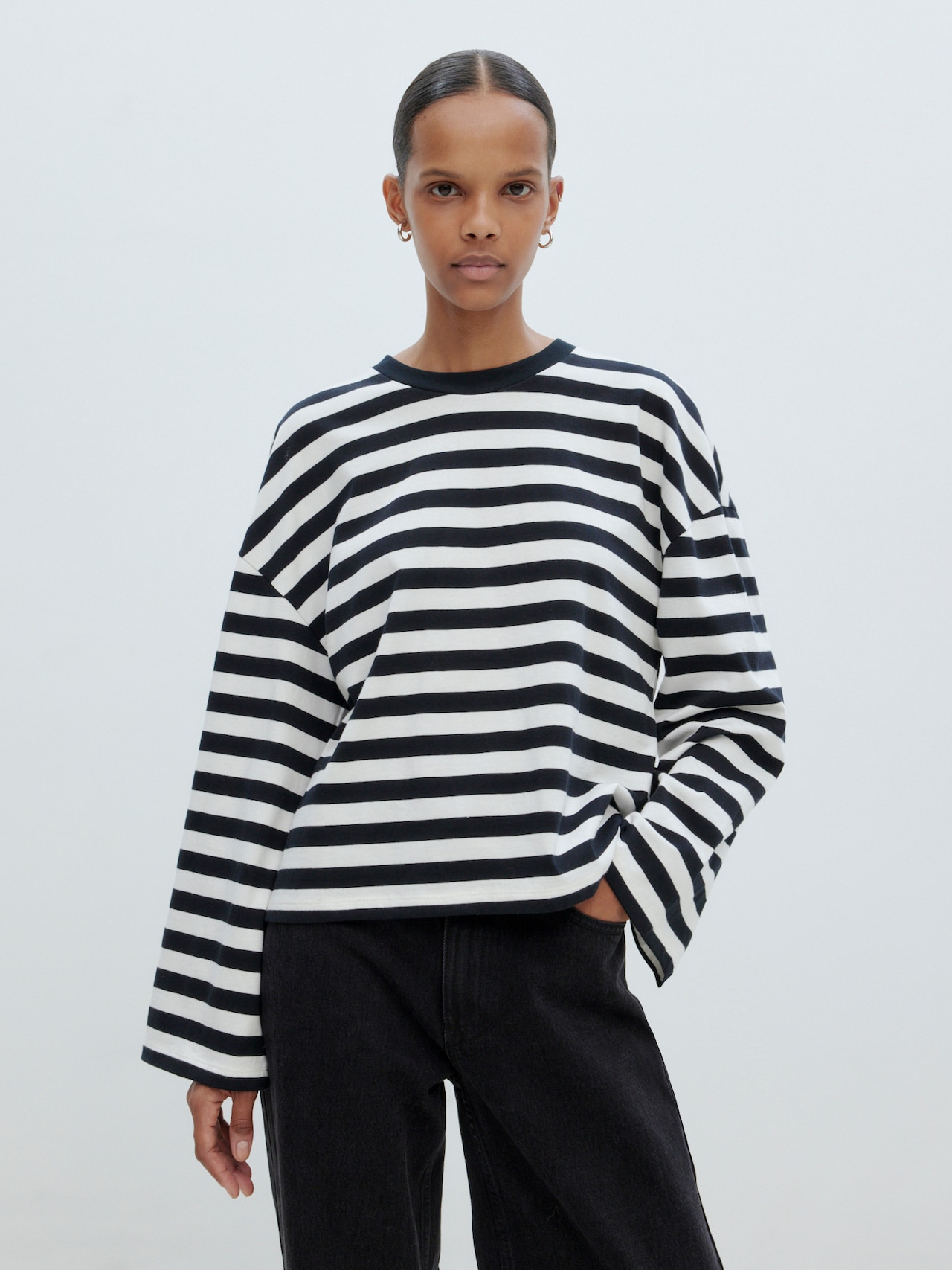 EDITED Produkte Shirt 'Delfia' schwarz