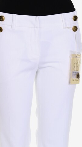 True Royal Shorts in XS in White