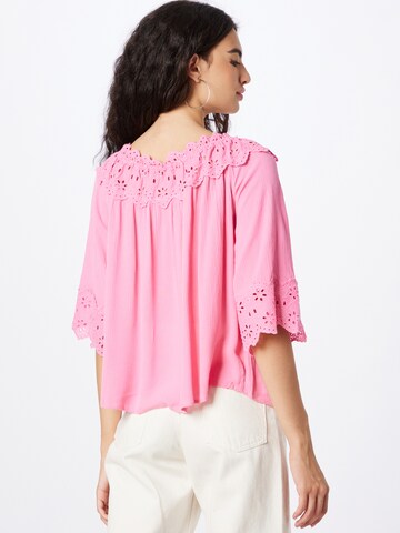 Cream Blouse 'Bea' in Pink