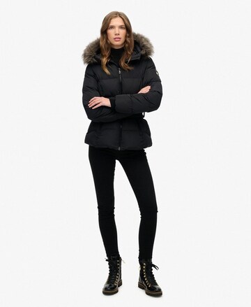 Veste mi-saison Superdry en blanc : devant