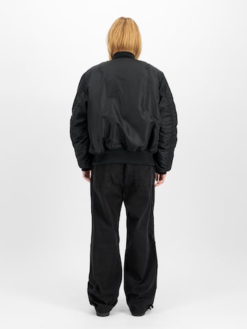 ALPHA INDUSTRIES Jacke in Schwarz: Rückseite