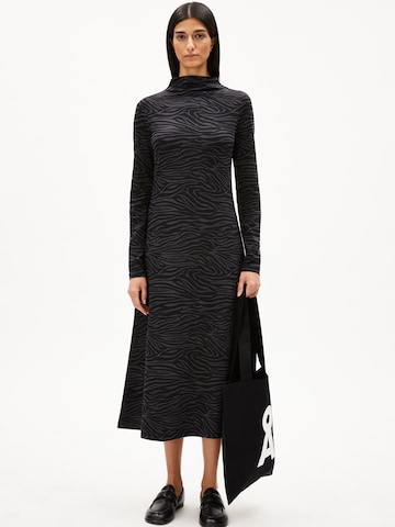 Robe ARMEDANGELS en noir