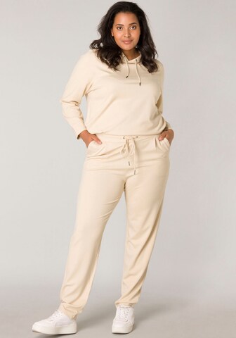 BASE LEVEL CURVY Regular Hose in Beige