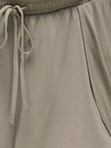 Only Maternity - regular Pantalón 'OLMHannah' en verde