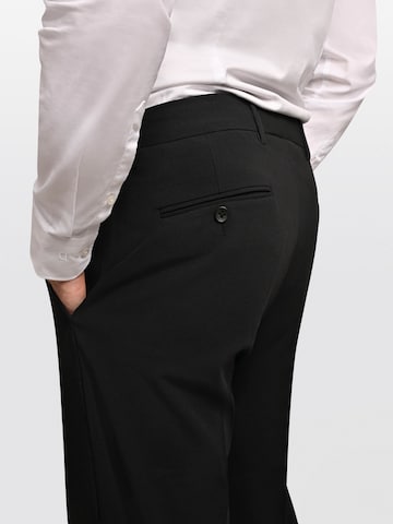 Hirschthal Slimfit Bügelfaltenhose‌‌‌‌‌‌‌‌‌‌ in Schwarz