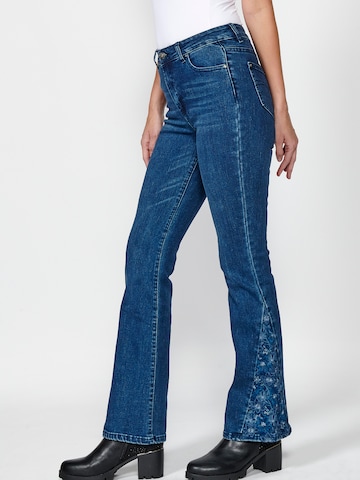 KOROSHI Flared Jeans in Blau