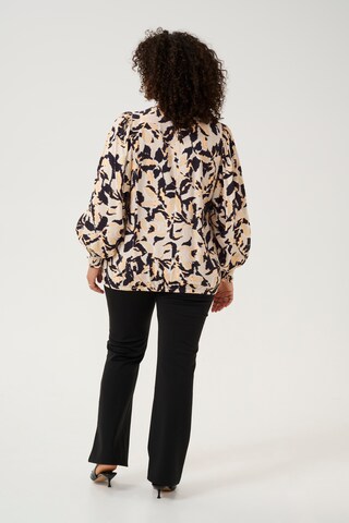 KAFFE CURVE Bluse 'Paca' i beige