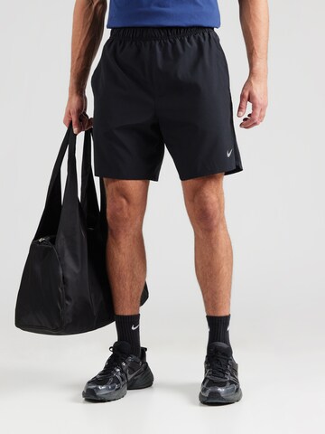 Regular Pantalon de sport 'Challenger' NIKE en noir : devant