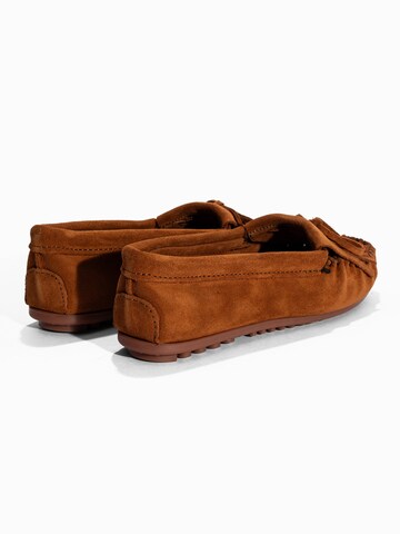 Minnetonka Mokaszin 'Kilty' - barna