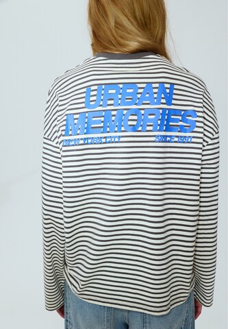 Tricou 'RAYAS 1' de la Pull&Bear pe gri