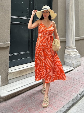 For You Moda Jurk in Oranje: voorkant