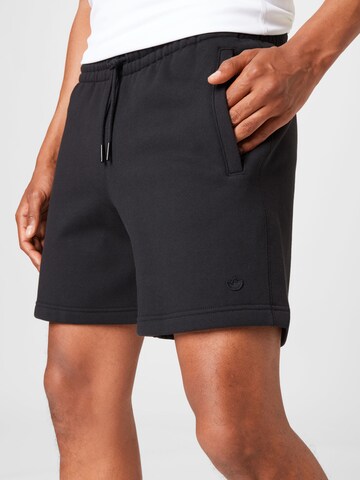 ADIDAS ORIGINALS Regular Shorts 'Adicolor Trefoil' in Schwarz