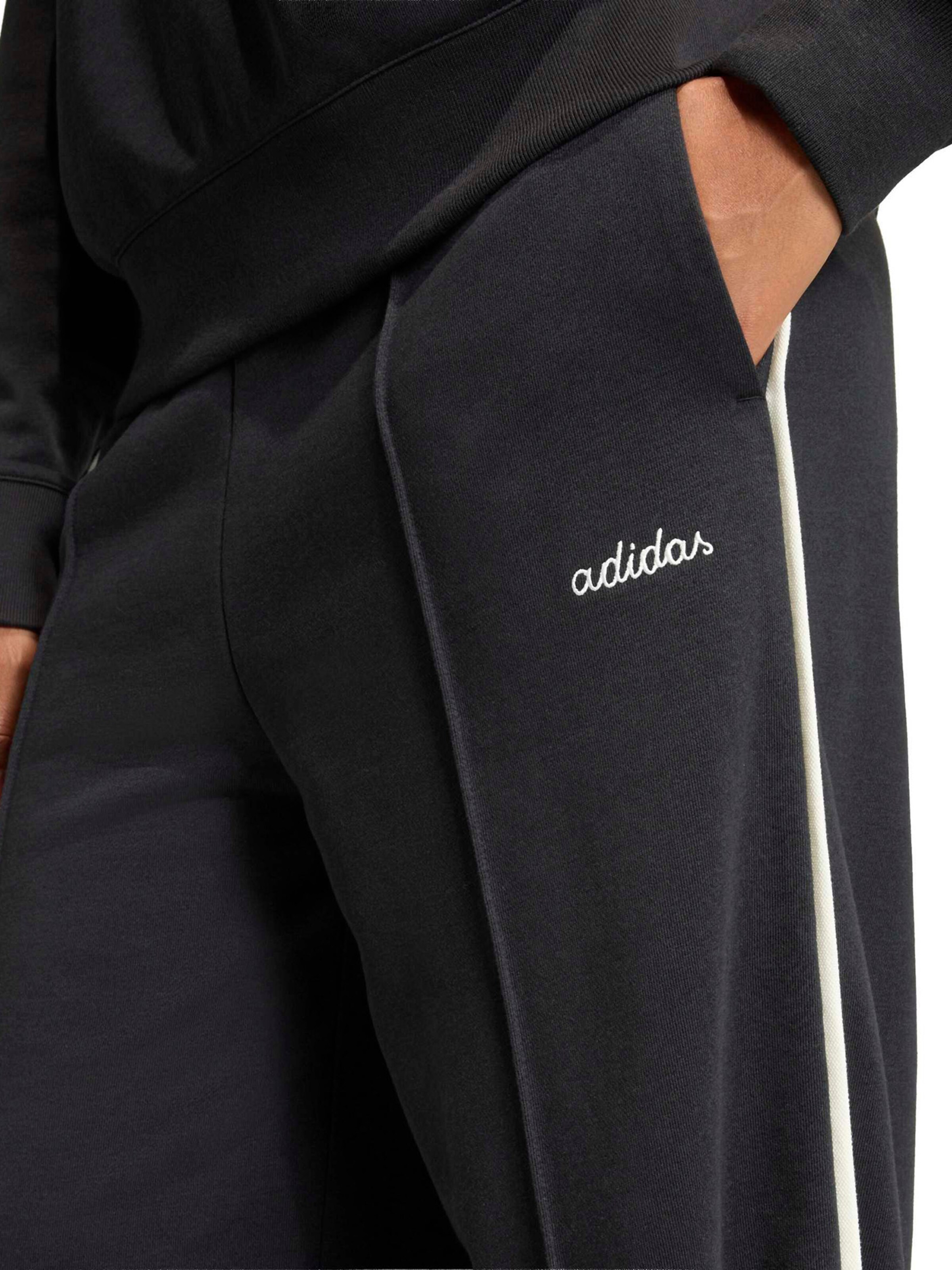 Wide leg Pantaloni sportivi di ADIDAS SPORTSWEAR in nero