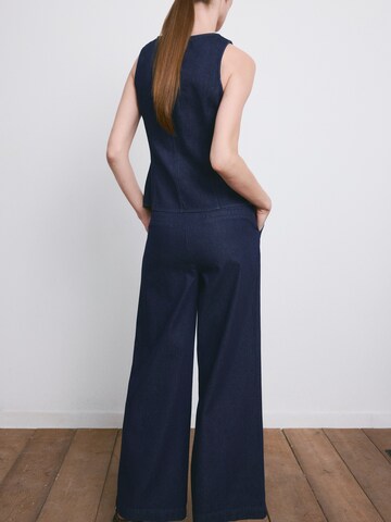 MANGO Szeroka nogawka Jeansy 'AVERY' w kolorze niebieski