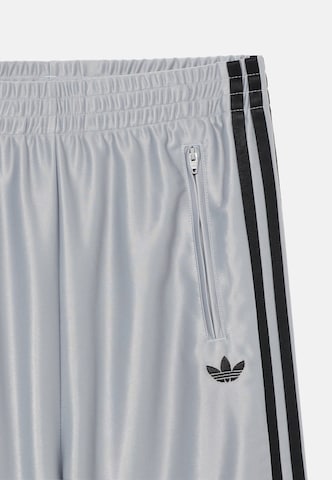 ADIDAS ORIGINALS - regular Pantalón 'FIREBIRD' en gris