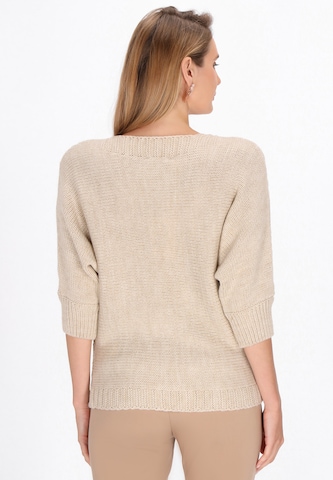 Usha Trui in Beige