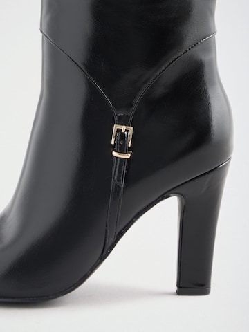 Lipsy Stiefel in Schwarz