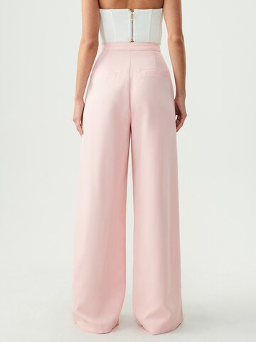 Wide leg Pantaloni de la BWLDR pe roz: spate