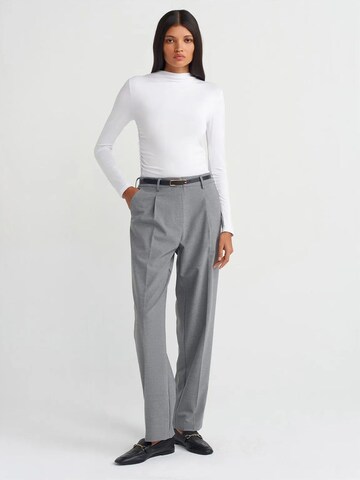 Regular Pantalon Dilvin en gris