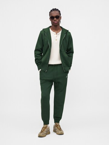 Nike Sportswear Tapered Nadrág 'CLUB' - zöld