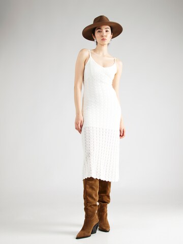 HOLLISTER Πλεκτό φόρεμα σε λευκό: μπροστά