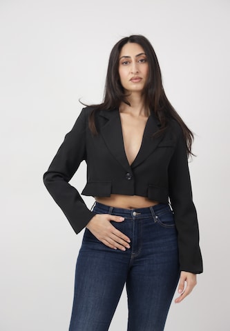 Elara Blazer in Black
